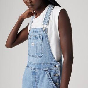 Levis Women’s XL Overalls in Light Wash Indigo Size XS